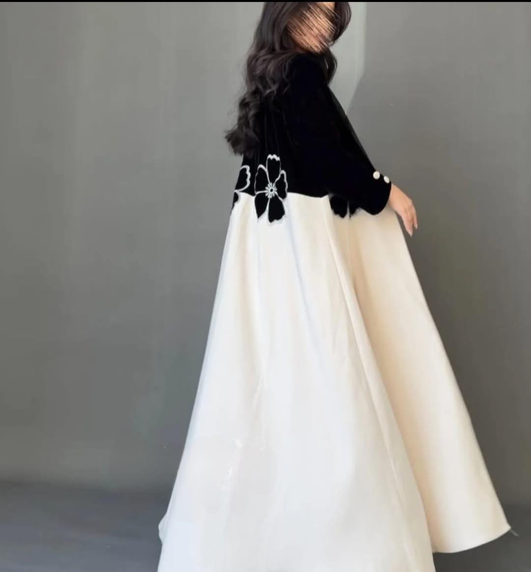 Contrast Flower Abaya